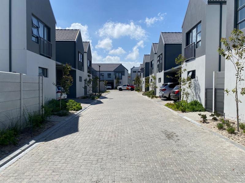 3 Bedroom Property for Sale in Silver Oaks Western Cape